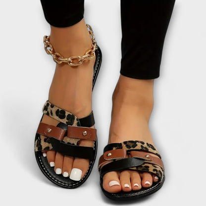Sandalias de tira cruzada con estampado de leopardo