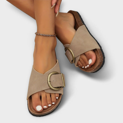 Sandalias Margie de corcho con diseño de hebilla