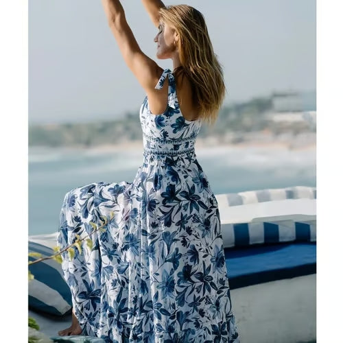 Traje de baño de una pieza con estampado floral y falda para mujer de SerenaLuxe