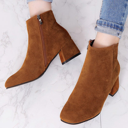 LUXE - BOTAS DE CAÑA BAJA CON TACÓN