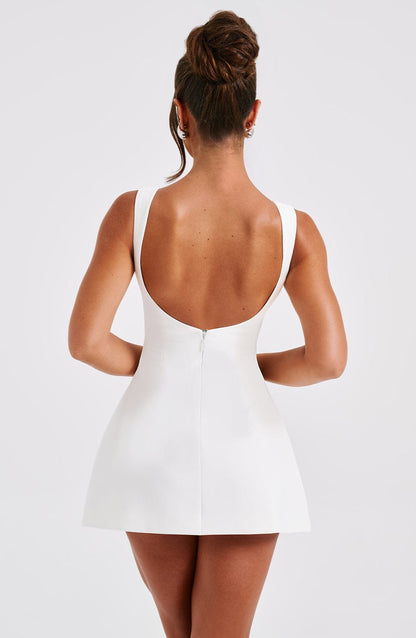 Mónica - Mini vestido de espalda abierta