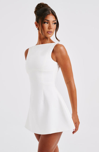 Mónica - Mini vestido de espalda abierta